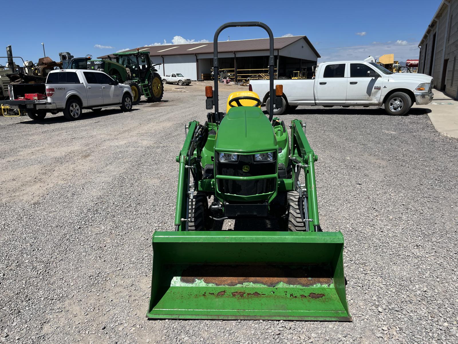 ./imagenes/INVOICE/2019/16954/TRACTOR JOHN DEERE 1023E (18).JPG